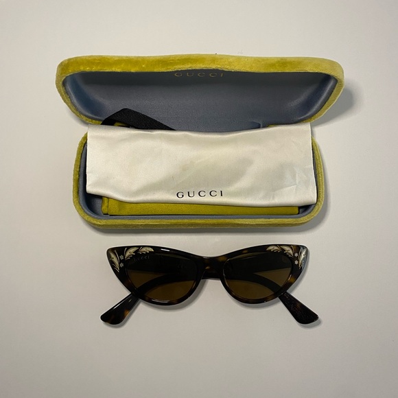 Gucci Cat eye sunglasses